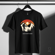 Adventure Gün Batımı ve Dağcı Silüeti Baskılı Tişört